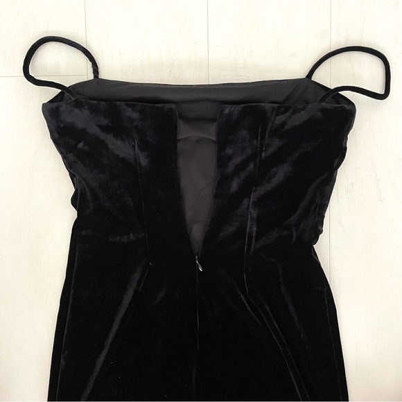 Black Velvet Evening Cocktail Dress Red Accents Spaghetti Straps Slit Women’s 12 - Picture 11 of 17